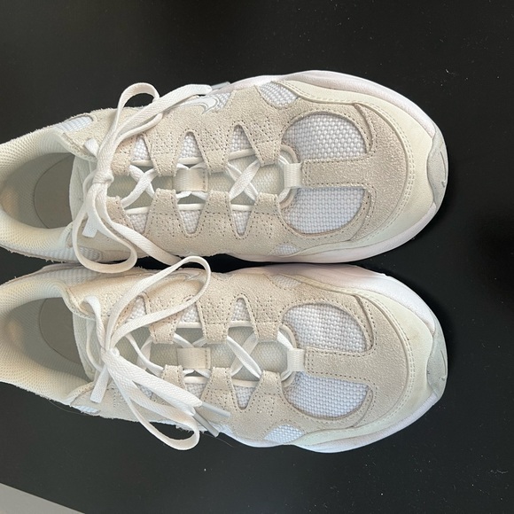 Nike Tech Hera - Picture 3 of 4